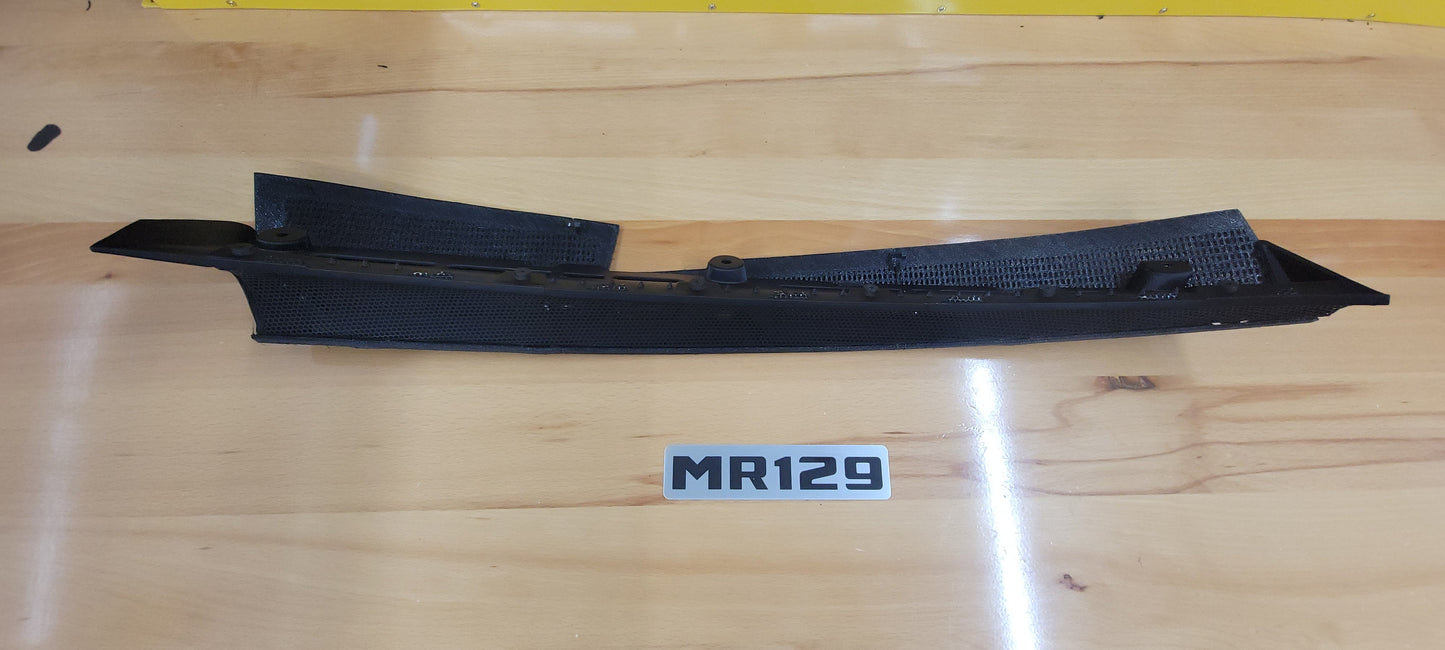 windshield rain guard wiper grill air r129 Mercedes
